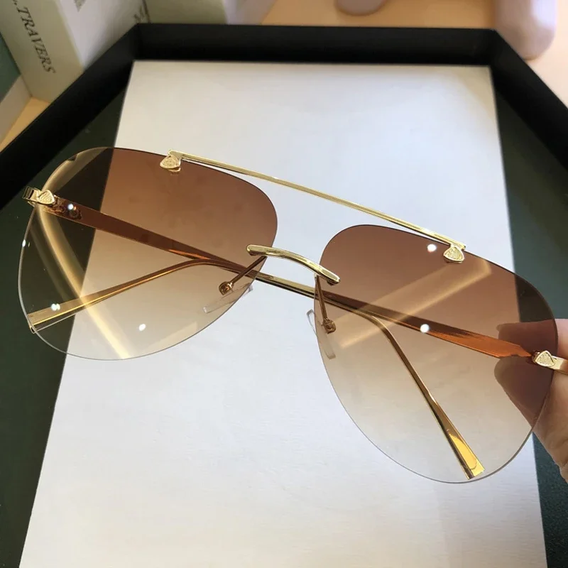 メンズ用、ヴィンテージ風のフレームレス合金製アビエーター型サ - Vintage Fashion Enthusiasts のレビューと価格